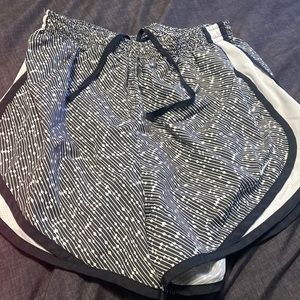 black and white athletic shorts size small